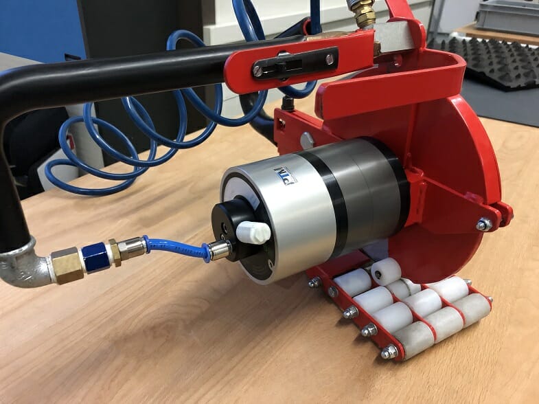 Cut rubber like butter with the compressed air motor from PTM mechatronics