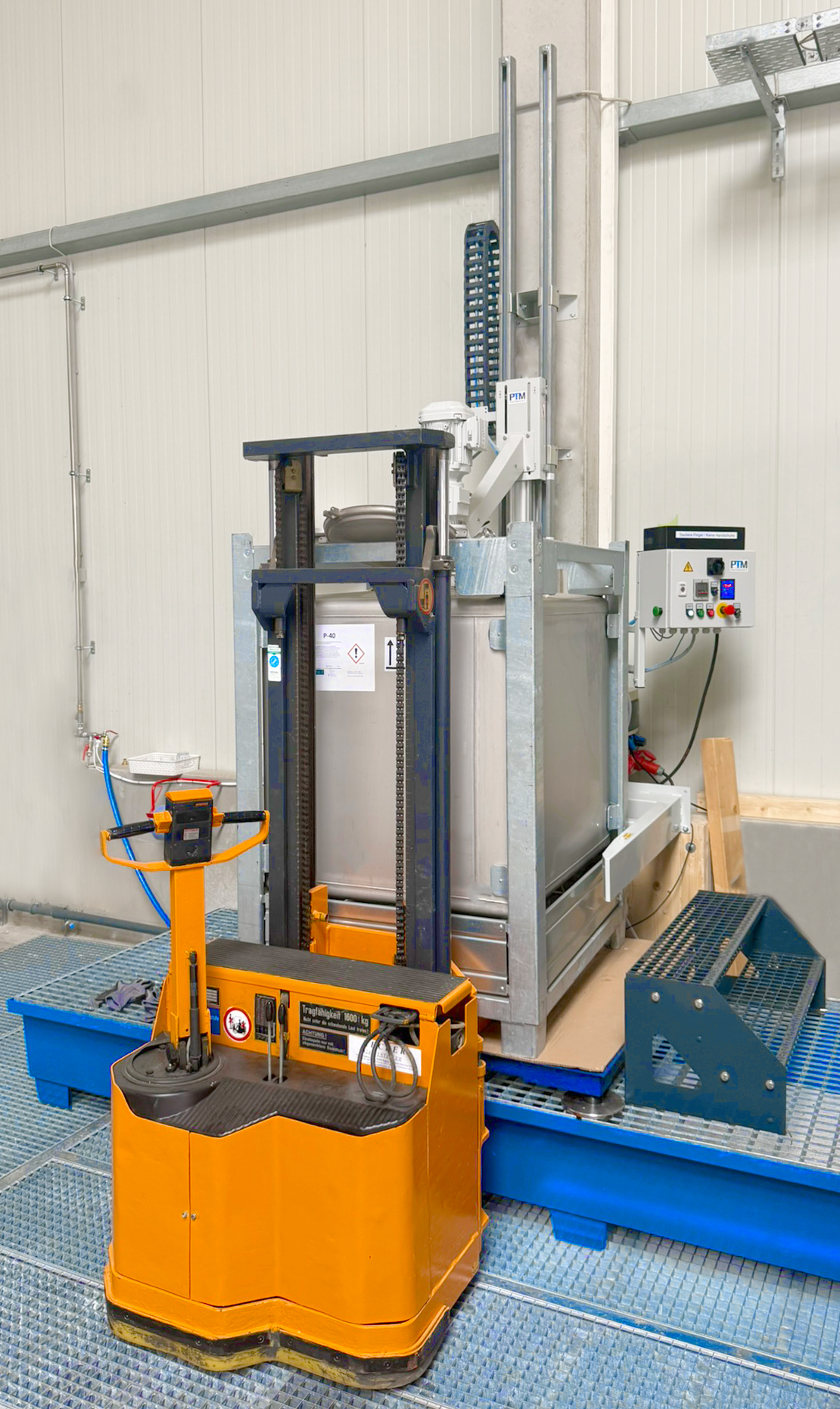 PTM Stativrührwerk bei Chemnex